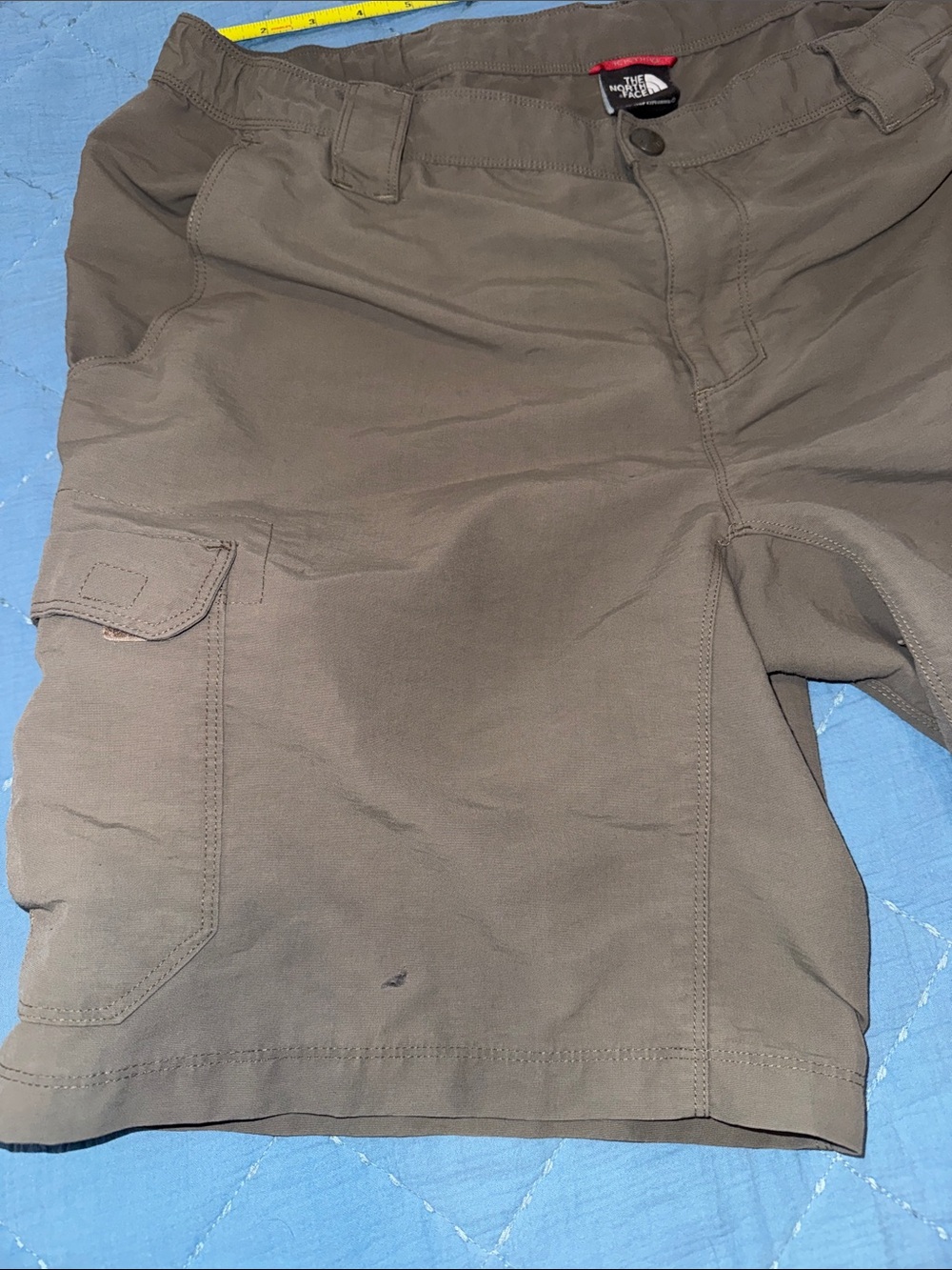 The North Face Men's Olive Brown Cargo Shorts - Picture 2 of 4